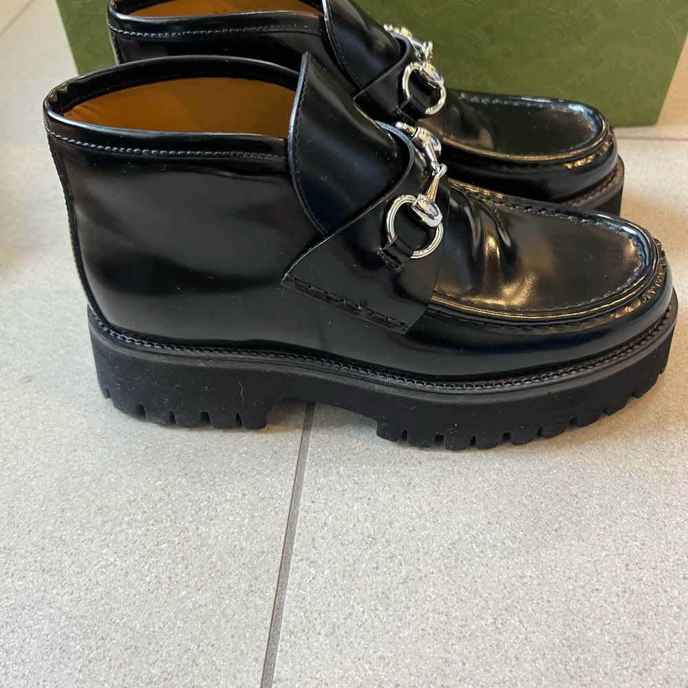 Gucci Black Leather Ankle Boots With Horsebit - Picture 2 of 10